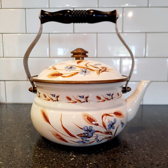 Adorable Vintage Enameled Teapot - Picture 3 of 10